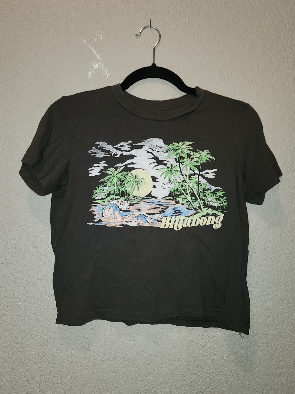 Billabong Black Tropical Beachy Graphic Tee | Medium
